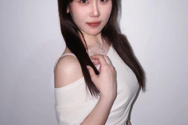 八字属水女孩长相
