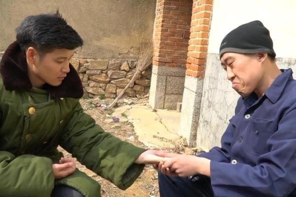 卖柴小伙算命视频