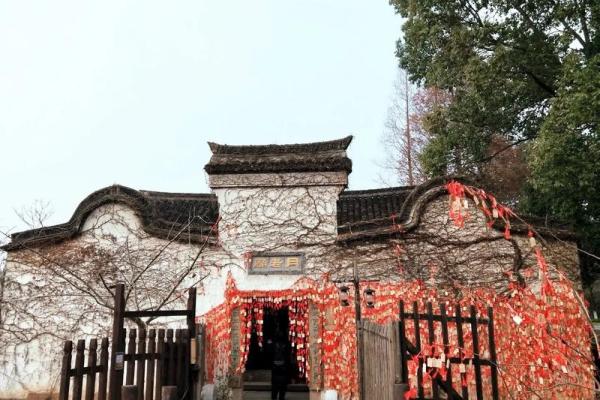 泰山月老庙求姻缘 泰山月老庙求姻缘怎么求？