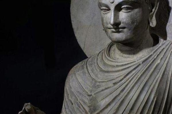 男人印堂有观音痣的人 有观音痣男人富贵尽显