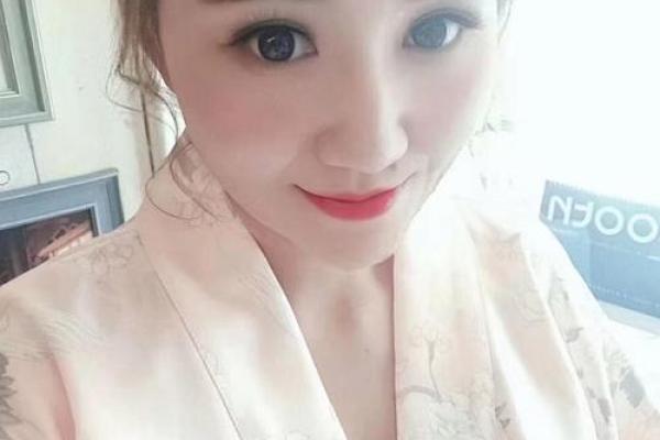 美女找月老姻缘