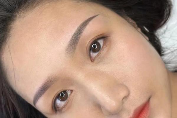女人眉毛的风水以下眉形的眉毛财运好