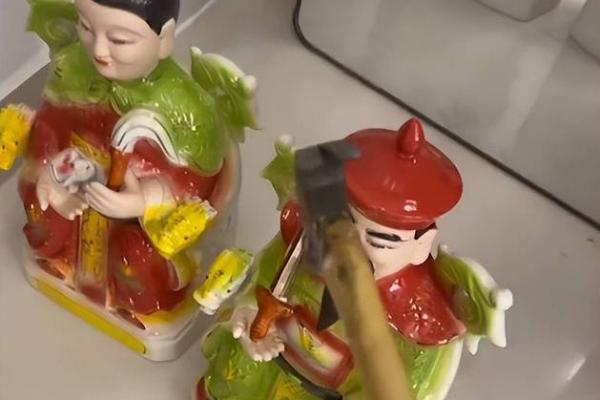你见过哪些八字很硬的人？据说我妈已经是这老太太送走的第六个了