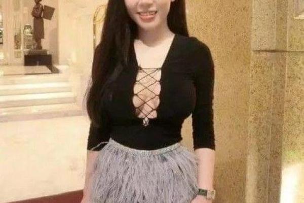 女生八字奶