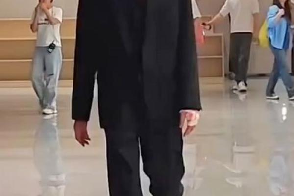 张翰的八字