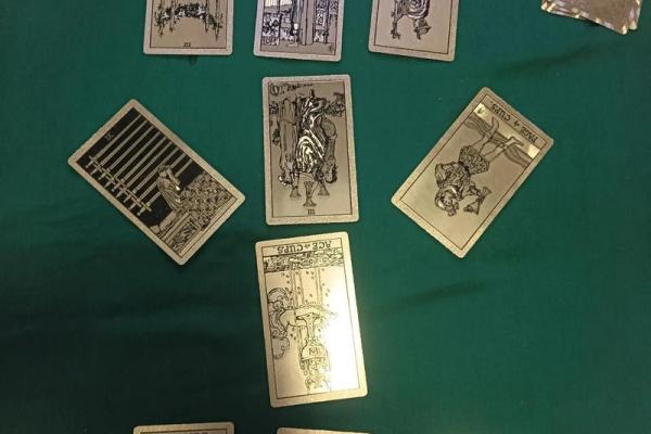 塔罗测试分手后他过的好吗