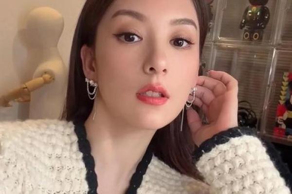 八字命理揭秘：16任绯闻女友最终郭天王娶的是网红方媛