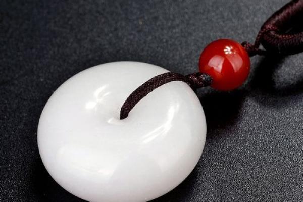 风水上佩戴平安扣寓意是什么