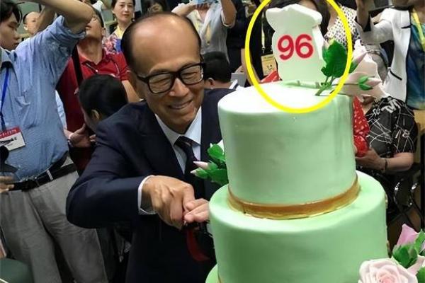 李嘉诚：什么女人能成为李家儿媳妇？八字总结，长媳手段了得！