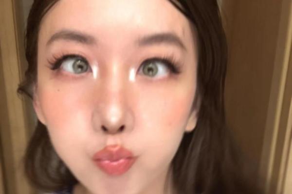 人脸拍照算命女